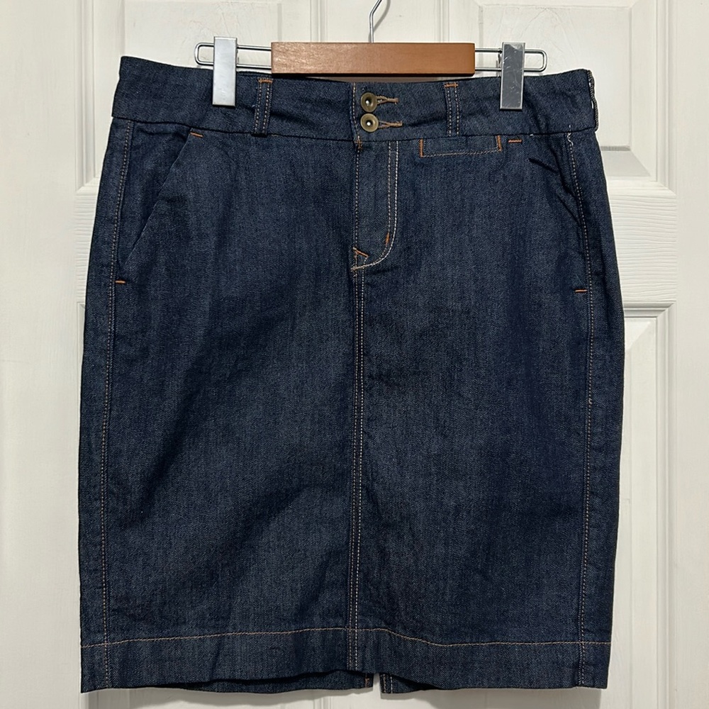 GEORGE AND MARTHA denim skirt. Size 8